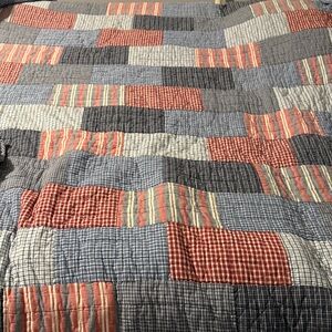 Company Kids Rustic Patchwork Reversible Quilt Red, White & Blue with 2 S. Shams
